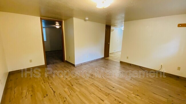 Building Photo - 211 S Quincy St