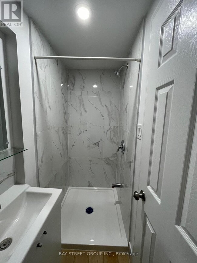 Building Photo - 5720 Peer St