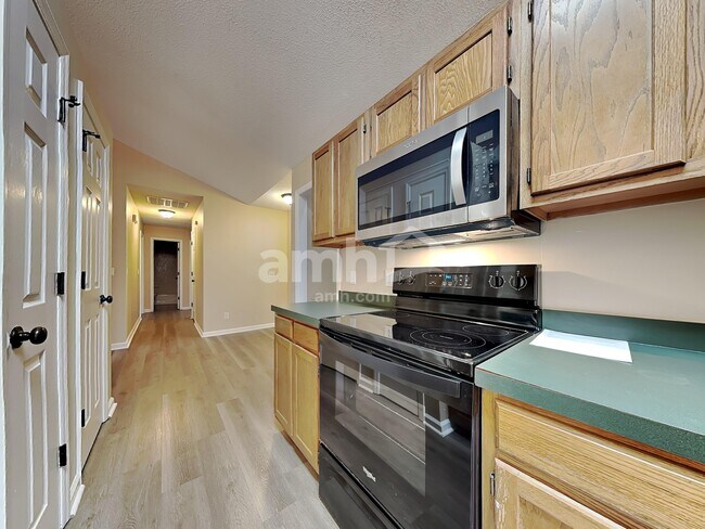 Foto del edificio - 16 Mallorys Way