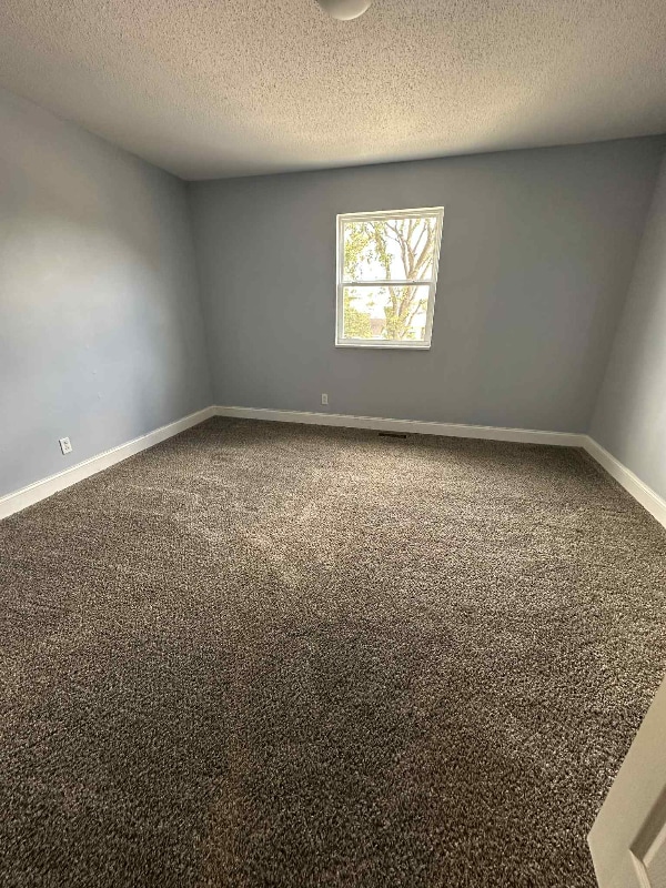 Foto del edificio - 824 Tanner St