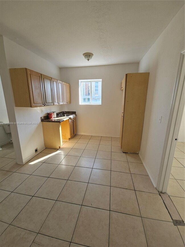 Building Photo - 1021 NW 3rd St