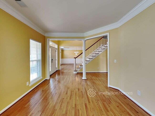 Building Photo - 10124 Rivendell Ln