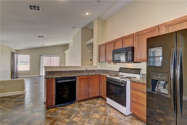 Foto del edificio - 10530 Lilac Tree Ave