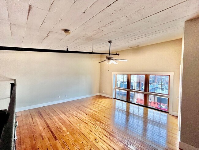 Building Photo - 2716 Cherokee St