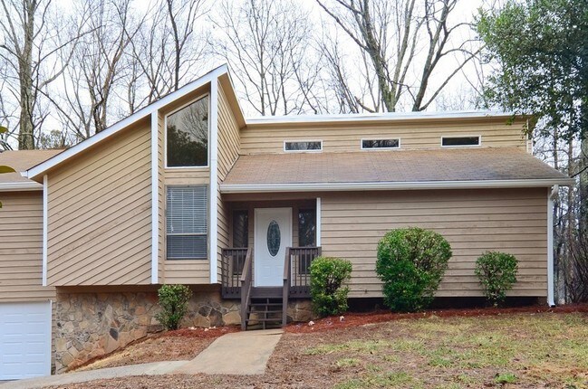 Building Photo - 6601 Valley Hill Dr SW
