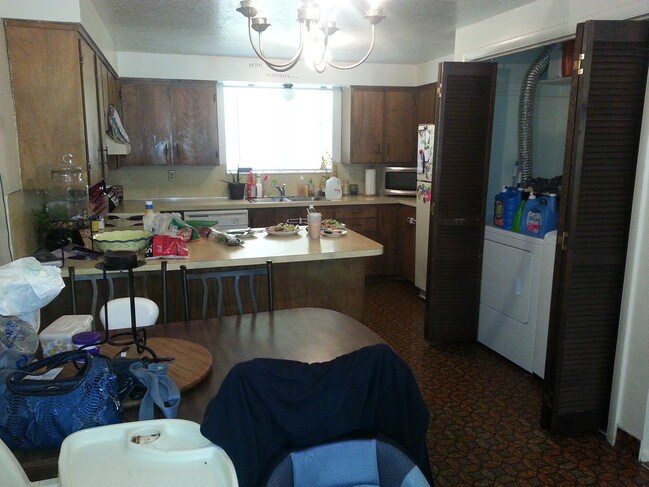 Foto del edificio - 211 Riverbend Rd