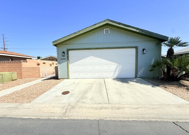 Foto del edificio - AVAILABLE NOW! 3 Bed / 2 Bath Condo in 55+...