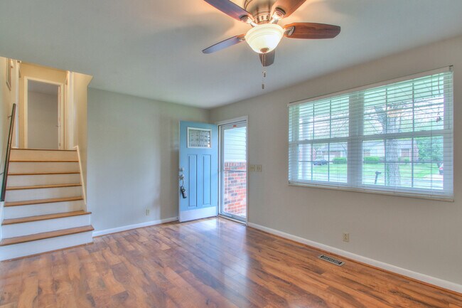 Foto del edificio - 119 Flintlock Dr