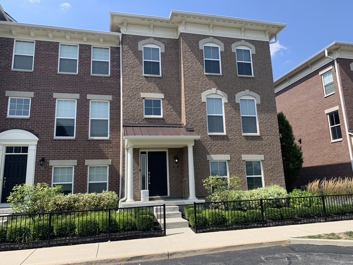 Primary Photo - Gorgeous Townhome in Washington Township!