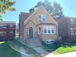Building Photo - 10931 S Artesian Ave