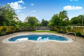 Building Photo - 10 Delphinium Pl