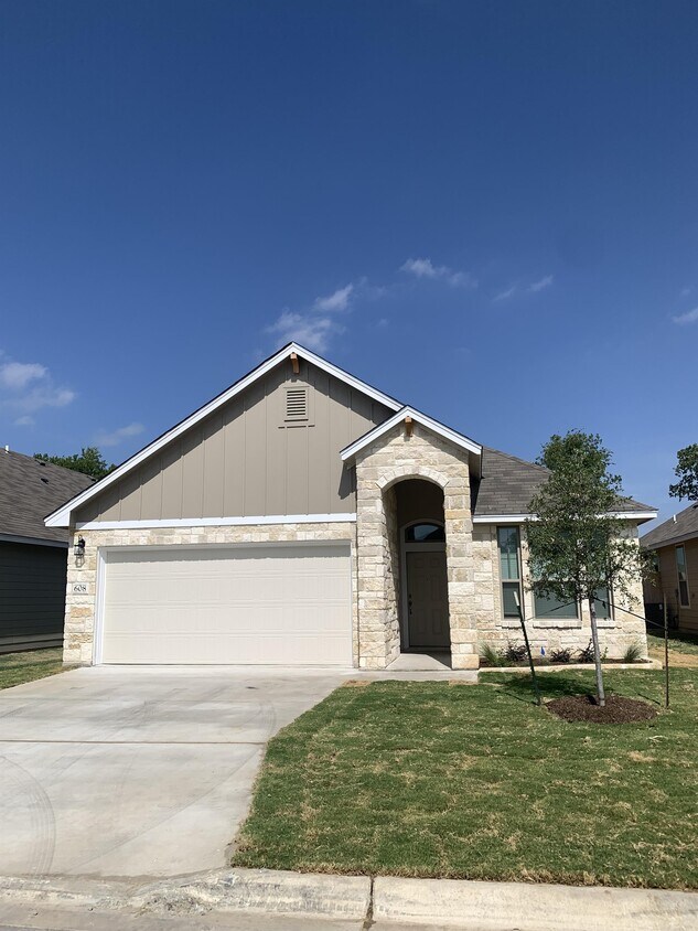 Foto principal - 608 Ripplewood Dr