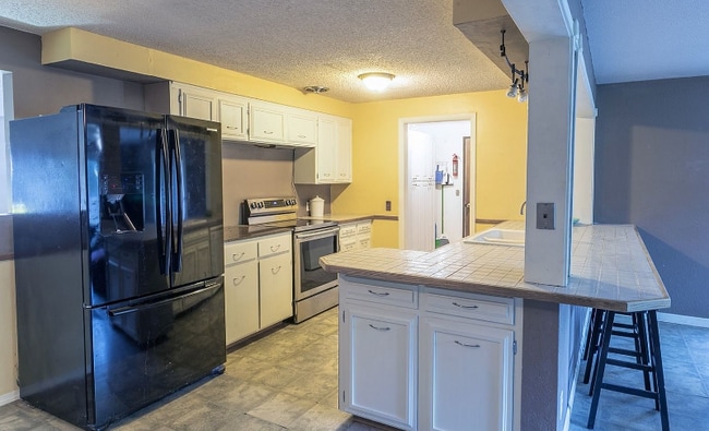 Building Photo - 2458 Corral Ct