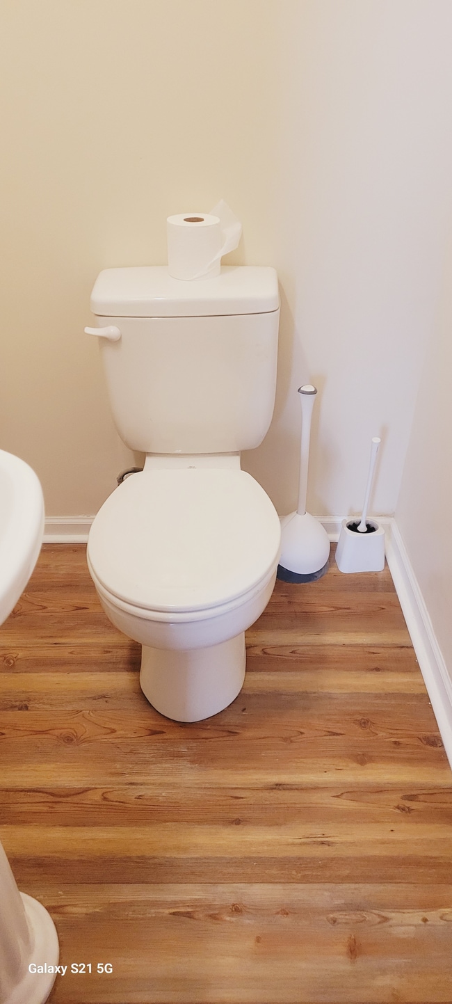 1/2 Bath - 3807 N Narragansett Ave