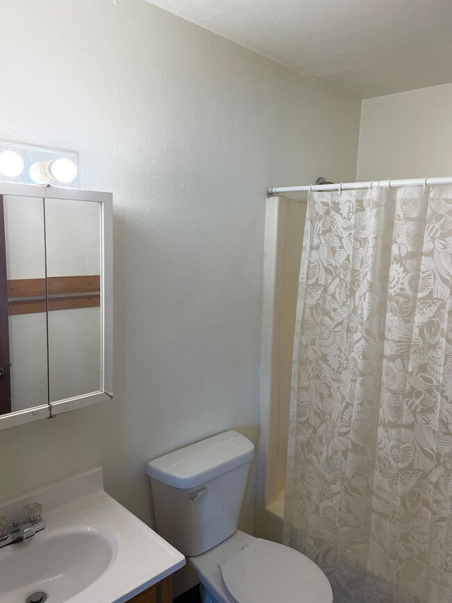 Foto del interior - Immaculate Updated 2 Bedroom with 1 Bath