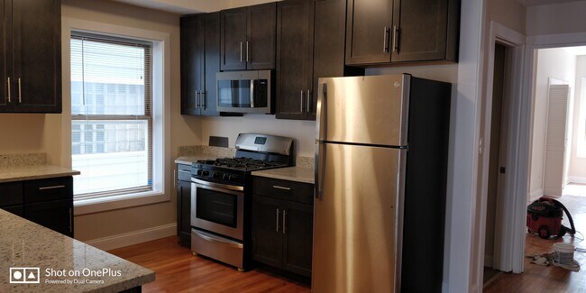 Foto del edificio - 1845 W Greenleaf Ave