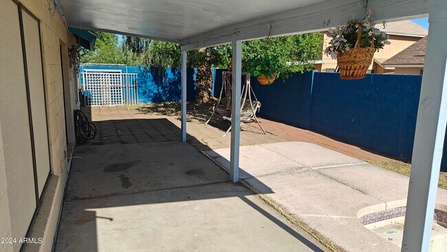 Foto del edificio - 7601 W Beryl Ave