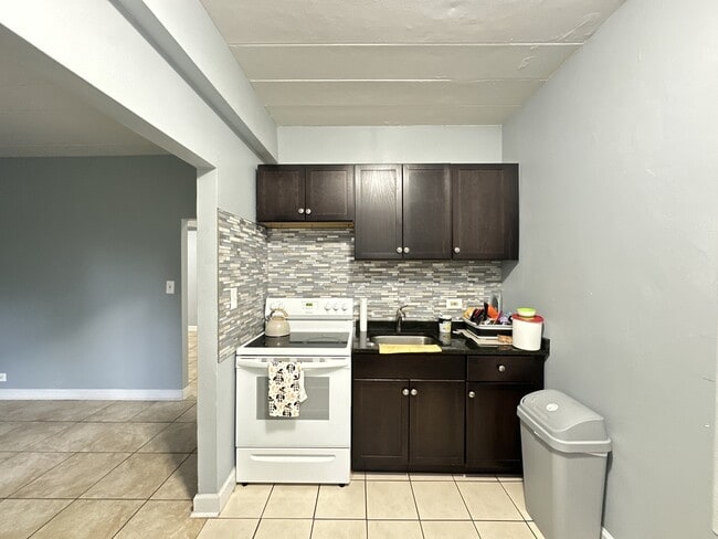 Foto del edificio - 1360 W Touhy Ave