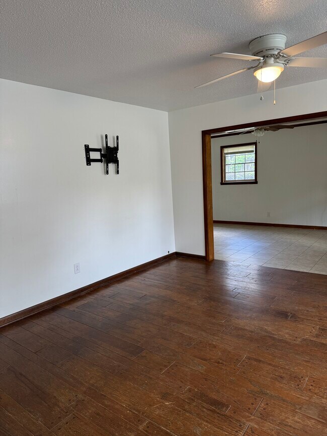 Foto del edificio - 114 Fairview Ln