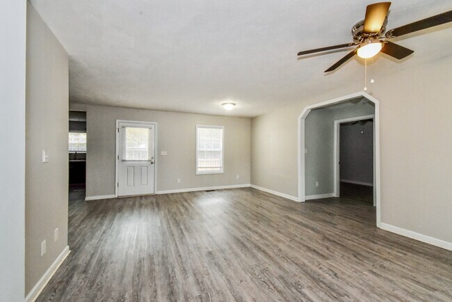 Foto del edificio - Spacious 4-Bedroom Single-Level Home in Warrenville, SC