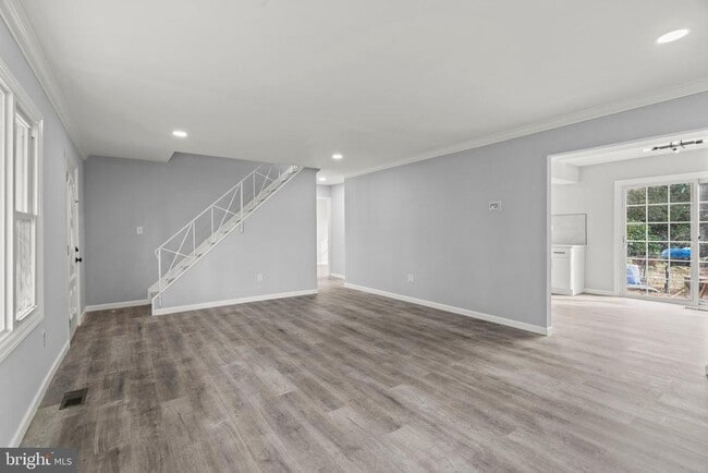 Foto del edificio - 48 Marboro Ln