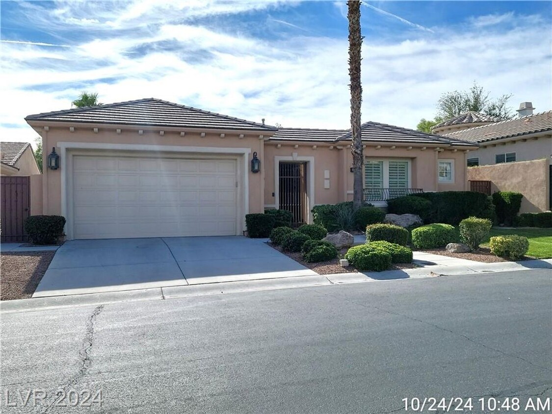 Primary Photo - GORGEOUS SINGLE-STORY HOME IN RED ROCK COU...