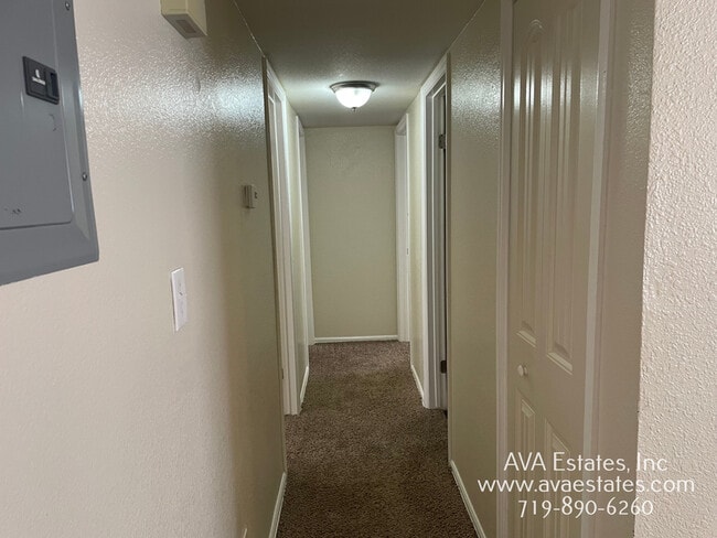 Foto del edificio - 743 E Laporte Dr