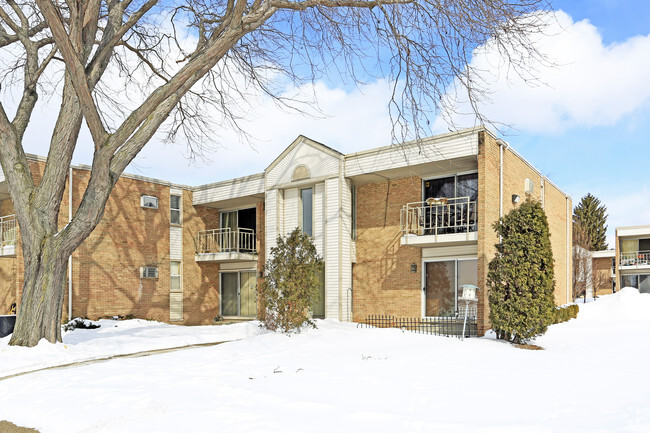 Building Photo - Sylvan Lake Condos