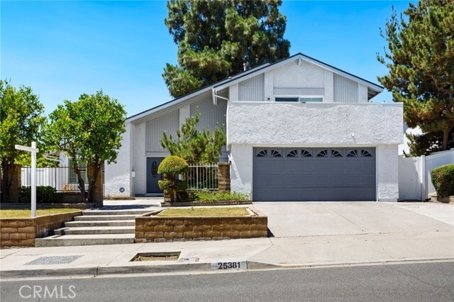 Foto principal - 25381 MacKenzie St