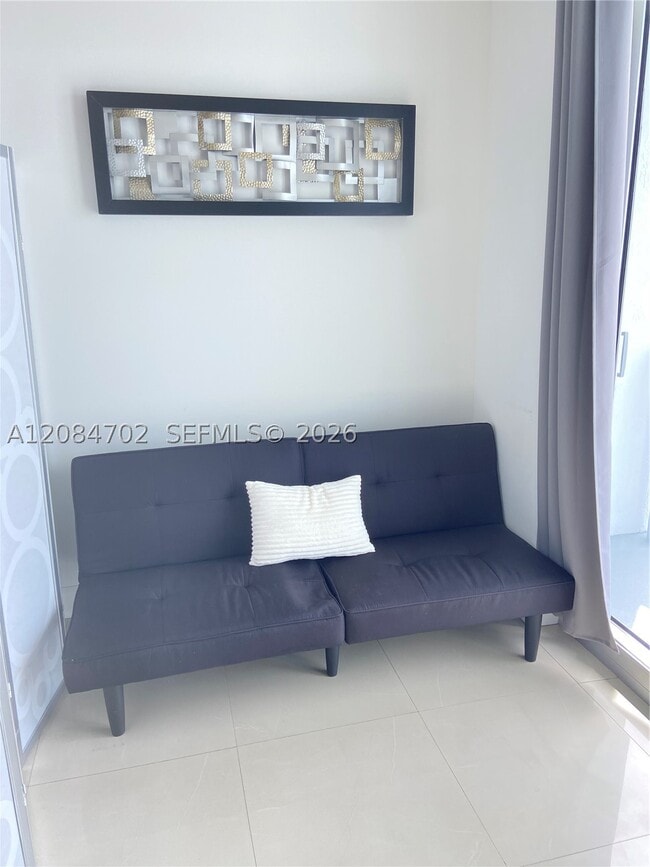 Foto del edificio - 185 SW 7th St