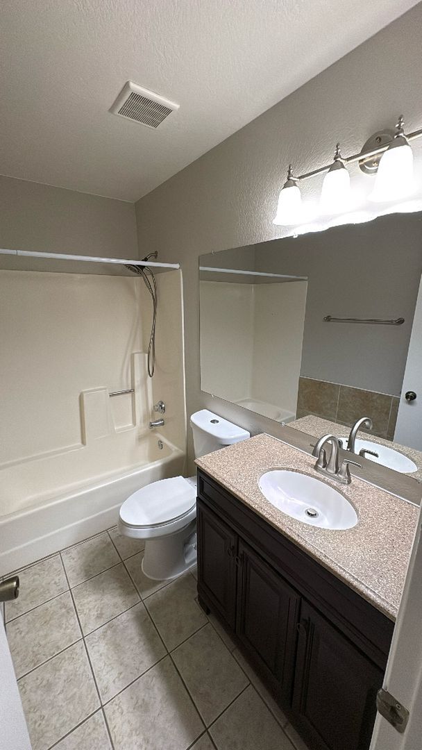 Foto del edificio - 1664 S Robin Ln