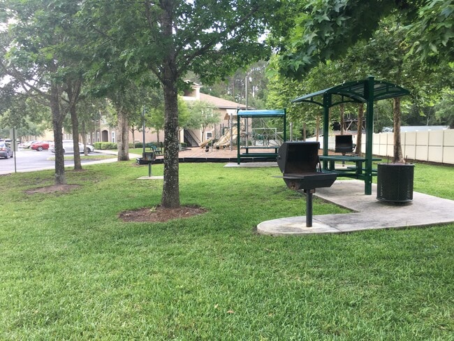 Picnic Area - 6094 Maggies Cir