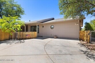 Building Photo - 1844 Foothill Dr