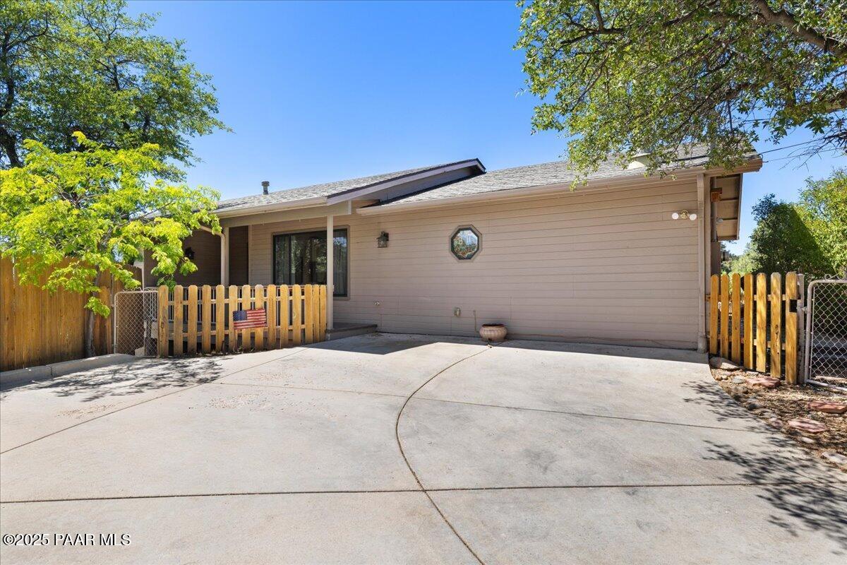 Foto principal - 1844 Foothill Dr