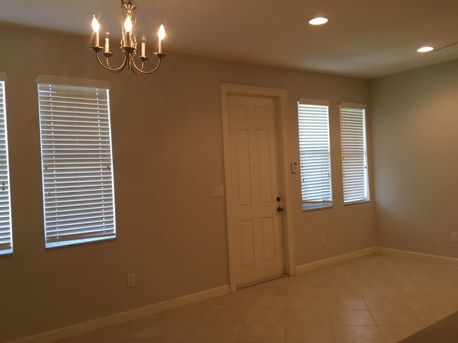 Foto del edificio - 880 Millbrae Ct