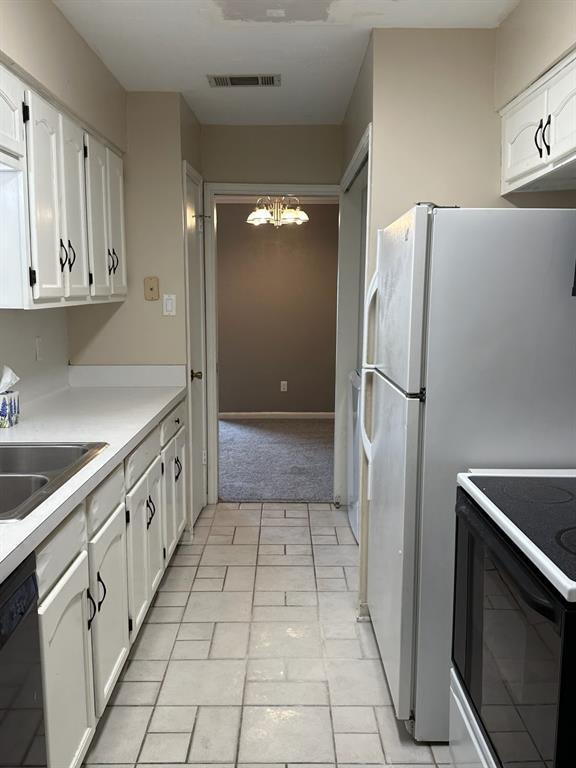 Building Photo - 5762 Maple Hill Dr