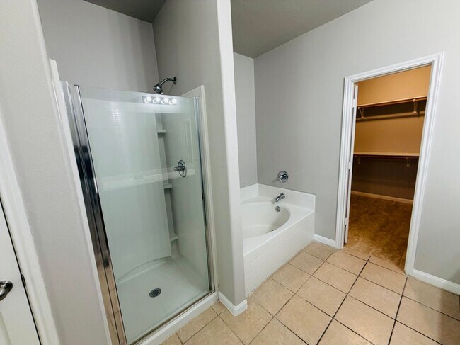Foto del edificio - 6926 Atwood Preserve Ct