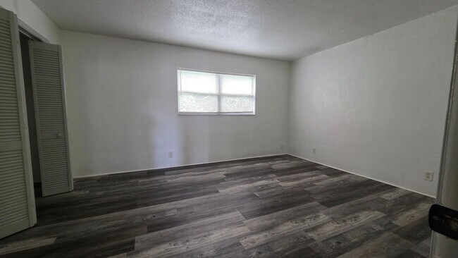 Foto del edificio - 1140 S Ridgewood Ave
