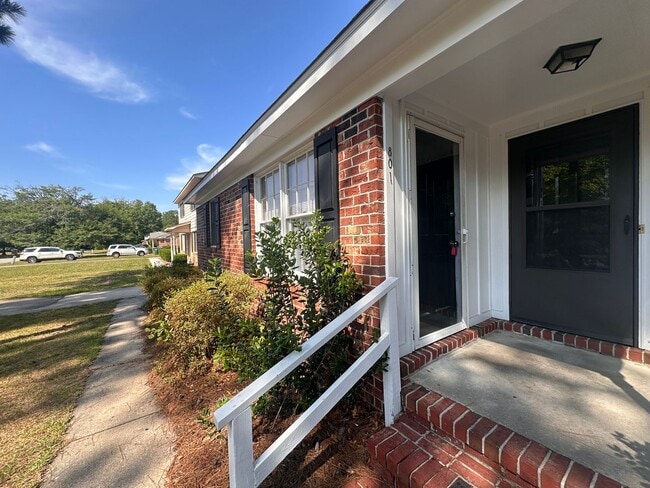 Foto del edificio - 801 Montclair Dr