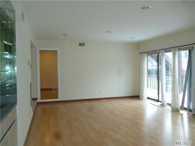 Foto del edificio - 4 Bridle Ct