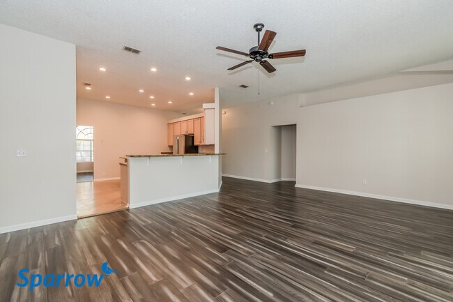 Foto del edificio - 441 Crescent Pond Dr
