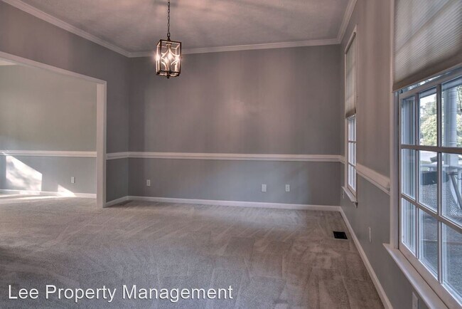 Building Photo - 304 Hollingsworth Ct