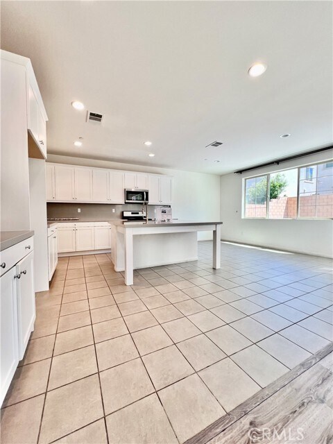 Foto del edificio - 4561 S Anniston Ave