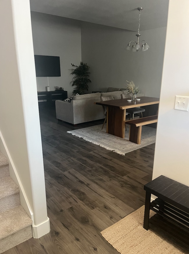 Foto del edificio - Three Bedroom Partially Furnished Townhome in Lehi