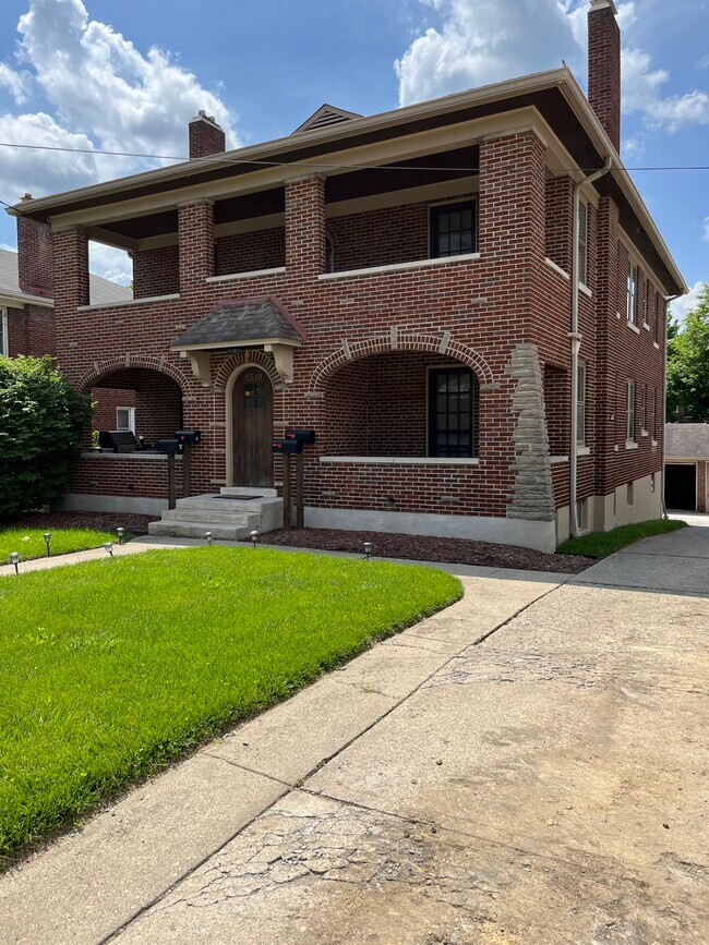 Building Front - 1519 W North Bend Rd