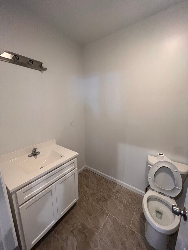 Foto del edificio - 172 Vreeland Ave