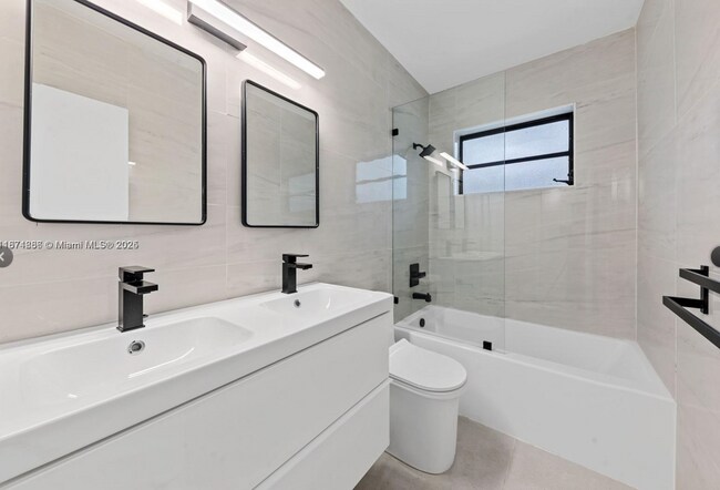 Foto del edificio - 7525 Adventure Ave