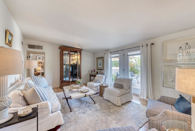 Foto del edificio - 4517 E Devonshire Ave
