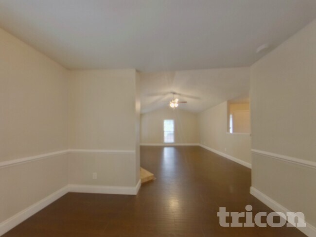 Foto del edificio - 2254 Clonmel Pl