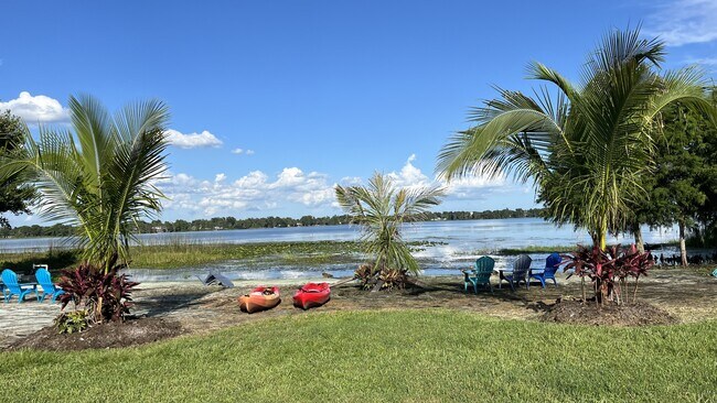 Foto del edificio - 1511 S John Young Pkwy